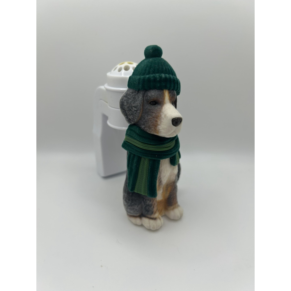 Bath & Body Works Holiday Dog Wallflowers Fragrance Plug Green Hat Scarf Bernese
